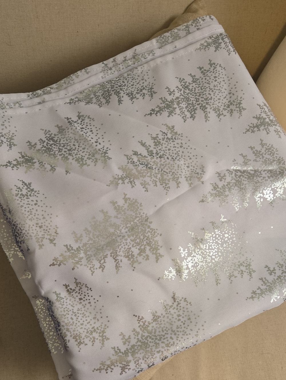 Metallic Silver Pattern White Decorative table cover